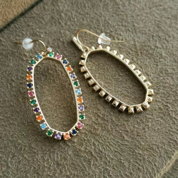 Kendra Scott Stud Earrings - Picture 2 of 3